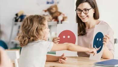Photo of Activities and games to use to make eye contact with children at home