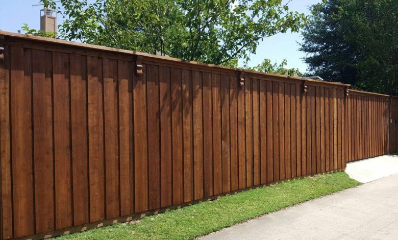 What are the signs that indicate it is time for fence replacement